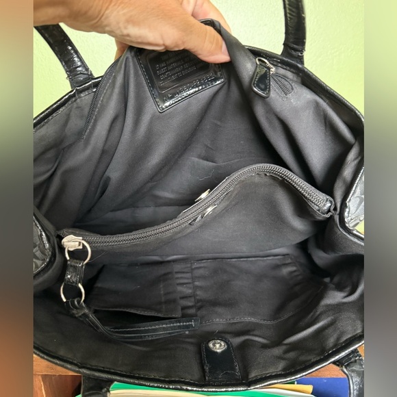 COACH F24882 DBL TAG SIGNATURE STRIPE PYTHON CARRYALL SILVER/BLACK GREY/BLACK - Picture 8 of 9